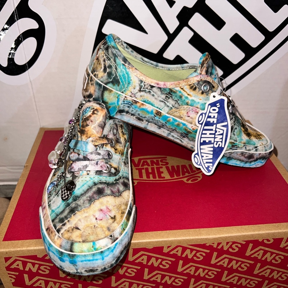 Vans Authentic 44D sz 3.5 Men 5.0 Woman